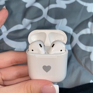 Airpods second 2nd generation (mic to speak doesn’t work but can still listen)